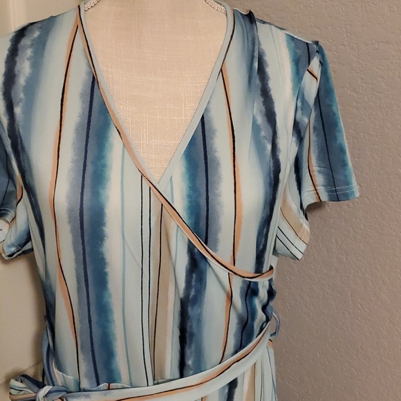 Dress - Picture 2 of 4